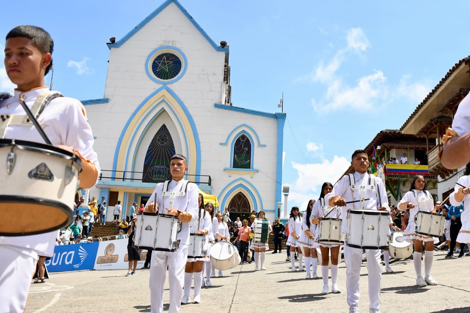 Bandas y desfiles