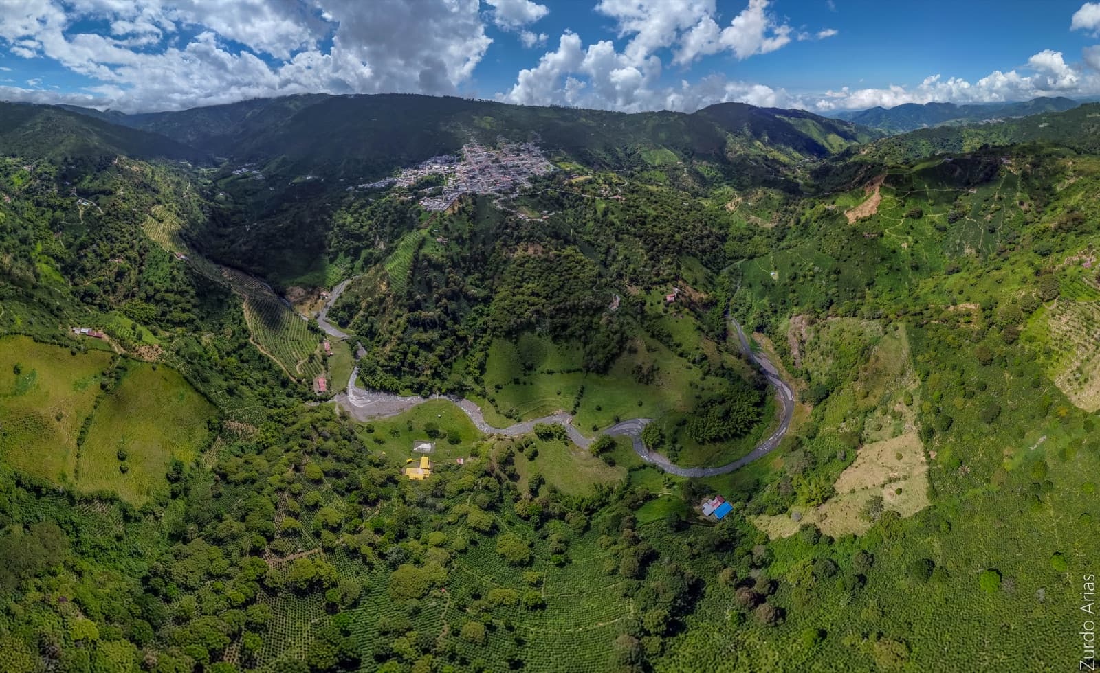 Apía entre montañas