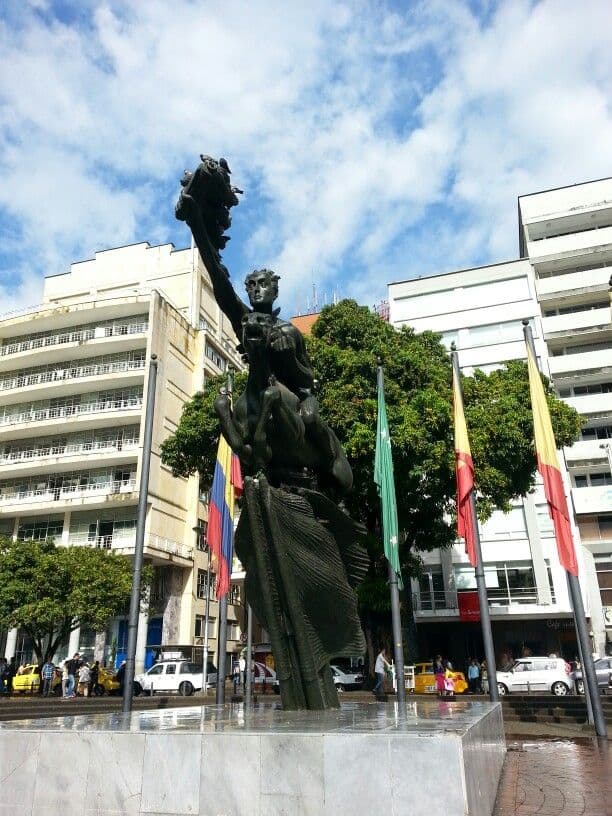 Plaza de Bolívar de Pereira · Bolívar Desnudo